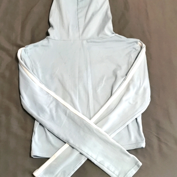 shirt - Picture 3 of 3